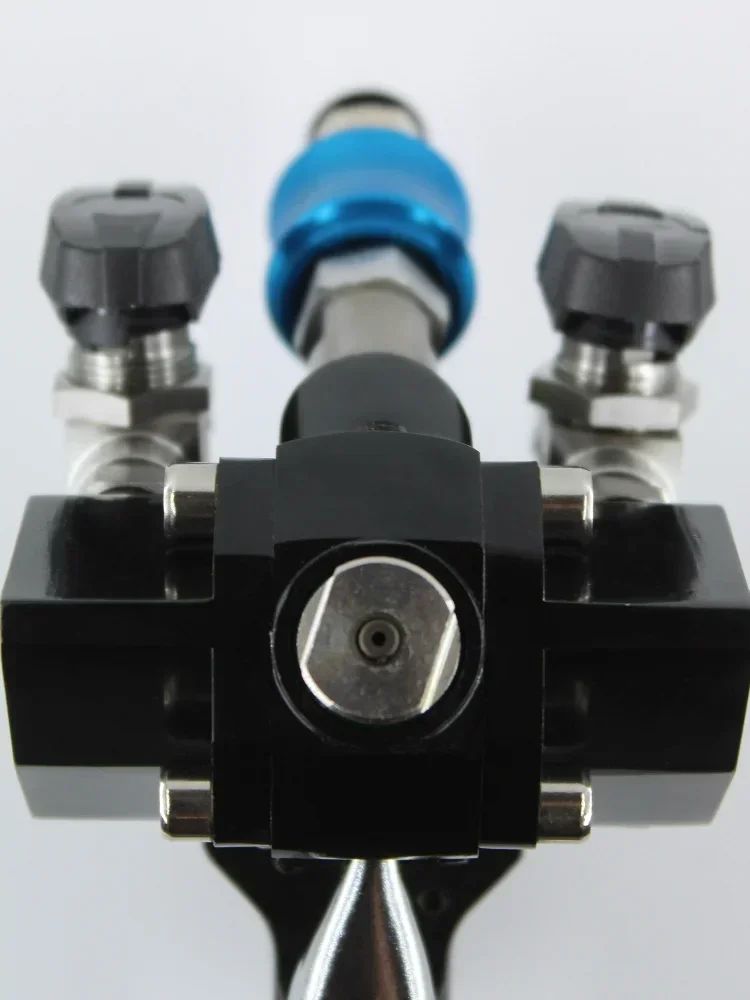 

Polyurea/Polyurethane Spray Gun | 2-Component High Pressure Pneumatic Foam Coating Equipment