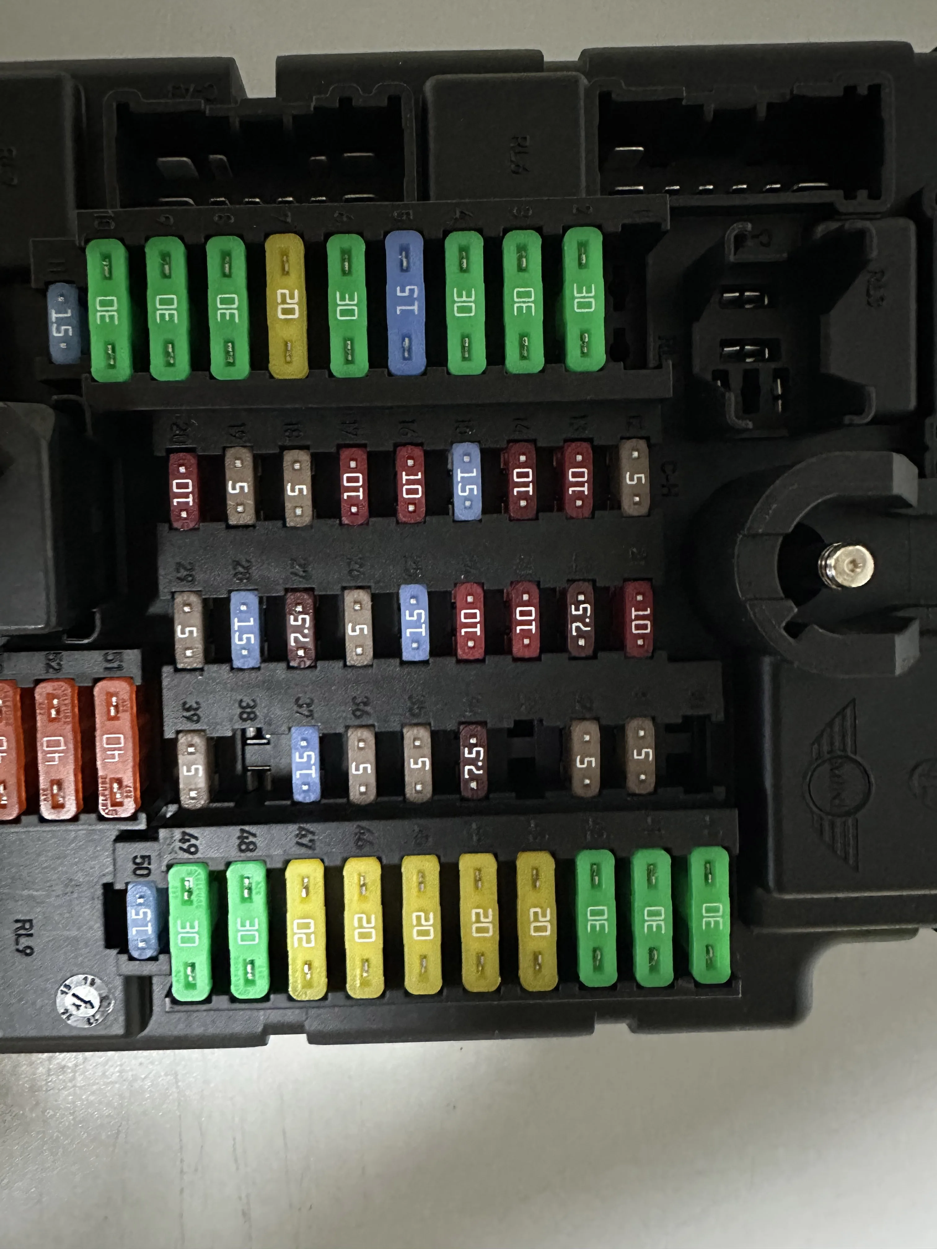 Automotive Parts Genuine Quality Fuse Box 61359813622 61 35 9 813 620 61-35-9-813-620 61.35.9.813.620 for Mini Cooper R60