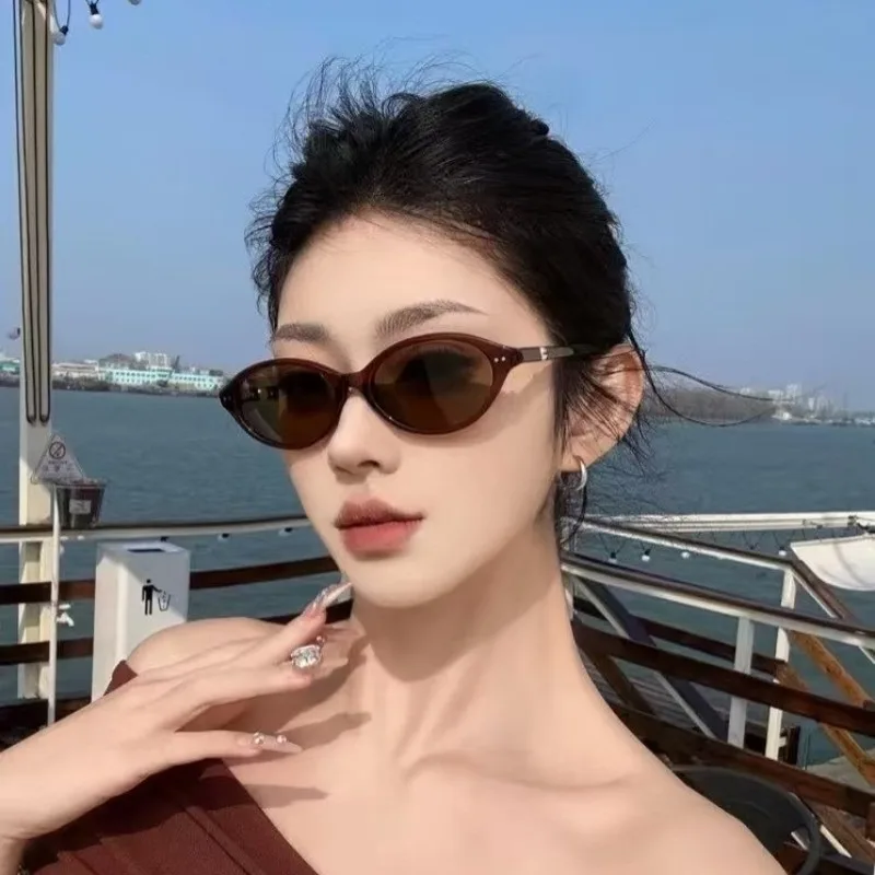 Classic Small Frame Oval Rice Nail Sunglasses Women Trendy Luxury Men Sunglass Outdoor Summer Traveling Glasses