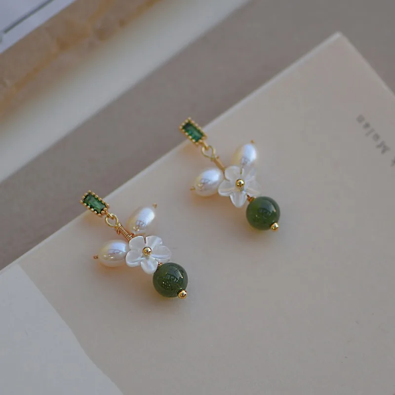 

Fashion Vintage Chinese Style Hotan Jade Freshwater Pearl Flower 14K Rolled Gold Earring for Women Party HanFu Girlfriend Gift