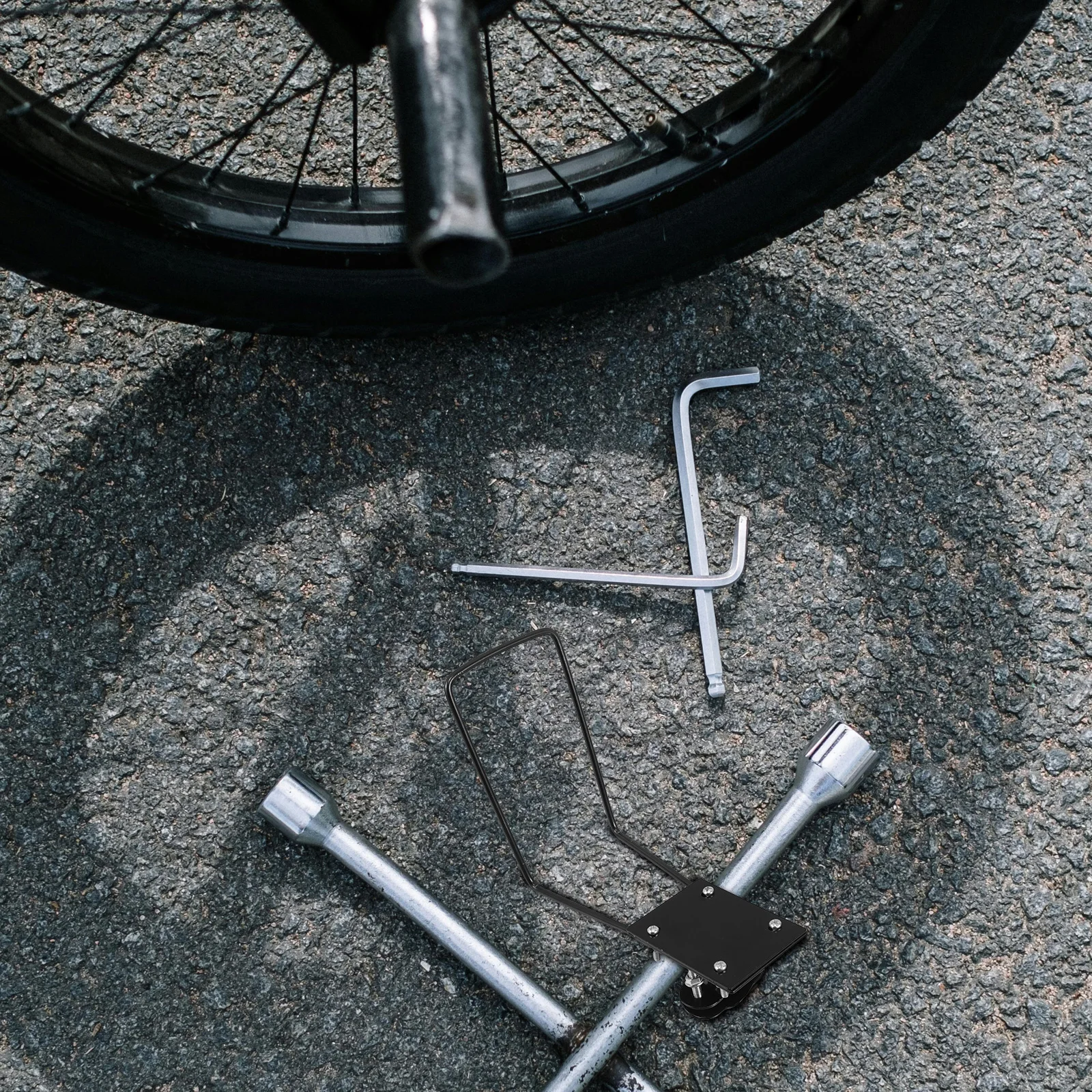 

Bicycle Front Luggage Rack Metal Cargo Rack Bike Accessories Stable Support Easy Installation for Bicycles Electric Bikes