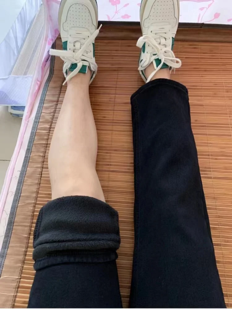 Dżinsy damskie z wysokim stanem, prostymi nogawkami, ocieplane, jesienno-zimowe, nowe, wyszczuplające, maskujące, w małych rozmiarach, spodnie typu e-tube.