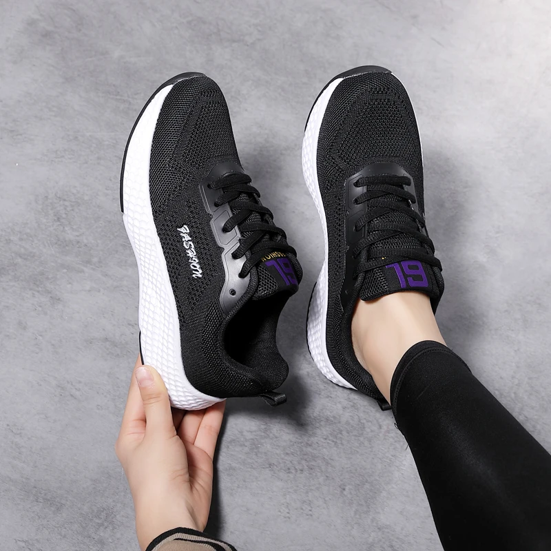 Women Lightweight Breathable Casual Sneakers Ladies Non-Slip Jogging Shoes Flying Weaving Four Seasons All-Match Running Shoes