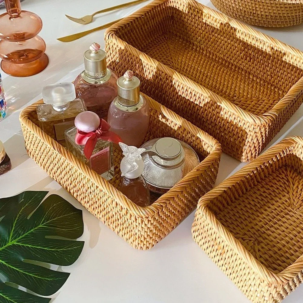 Hand-woven Round Artificial Rattan Wicker Basket Handmade Rattan Basket Household Food Cosmetic Storage Box for Cake Snack Drink