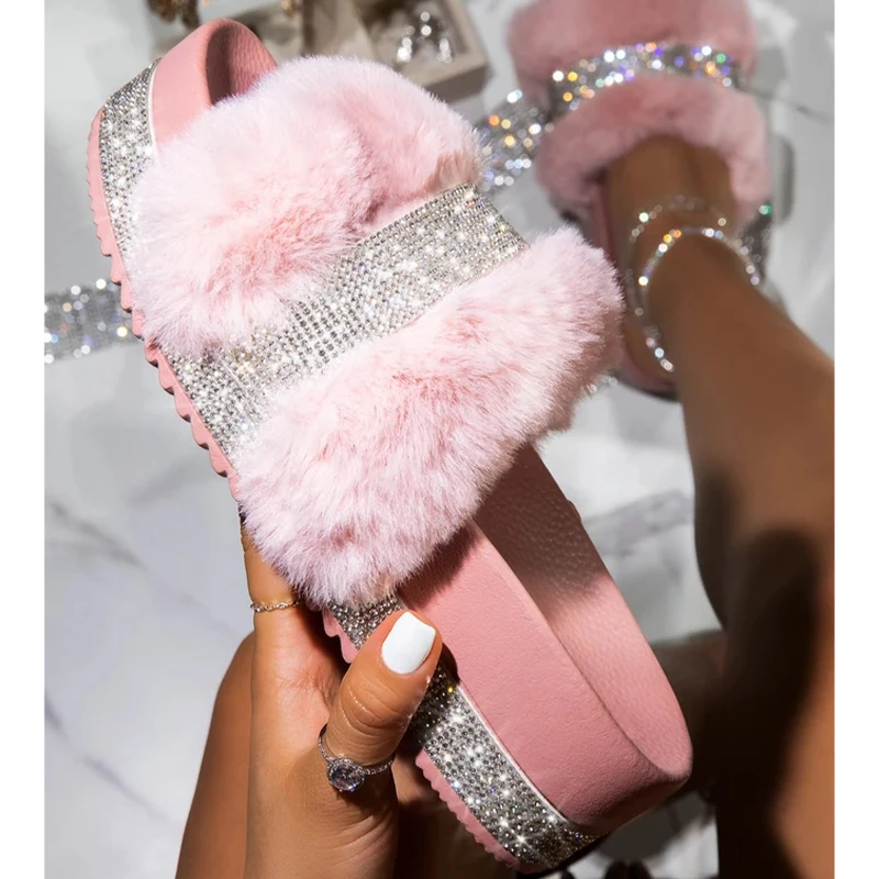 2024 Winter Designer Fur Rhinestone Slippers Women Luxury Platform Heel Fluffy Furry Slides Outside Beach Flip-Flop Ladies