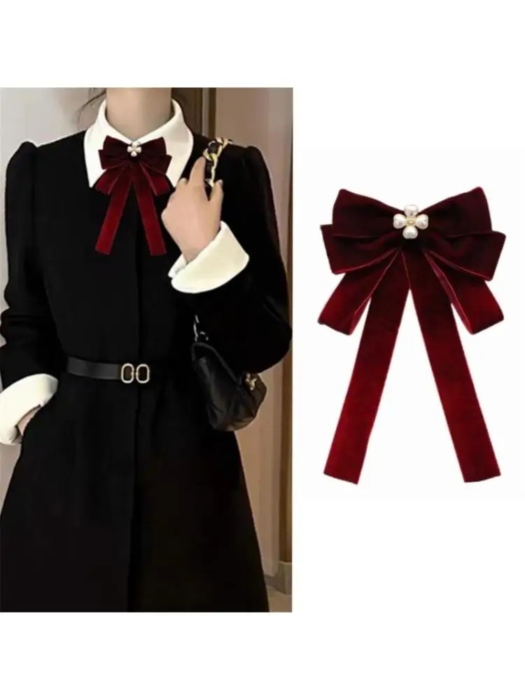 Cravate à mode pré-attachée pour femmes Perles Velvets Clip sur Coldie Brooch