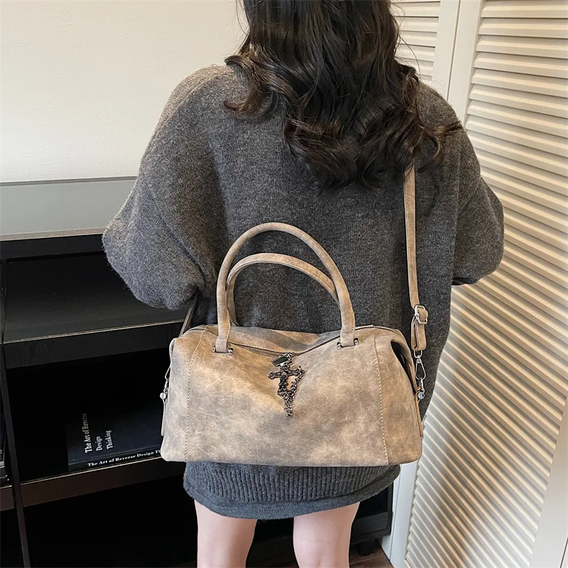 المرأة الكورية فاسق دراجة نارية برشام حقيبة 2025 الخريف الشتاء جديد واحد الكتف Crossbody حمل حقيبة موضة عادية تخفيف الاستخدام اليومي #4