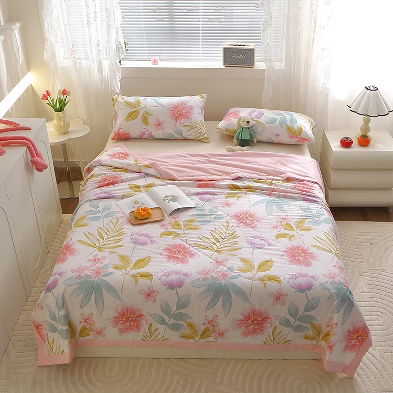 Pink Floral Print Quilt 100% Cotton Skin-friendly Comfortable Air Conditioning Thin Comforter for Camping Travel Home Decor