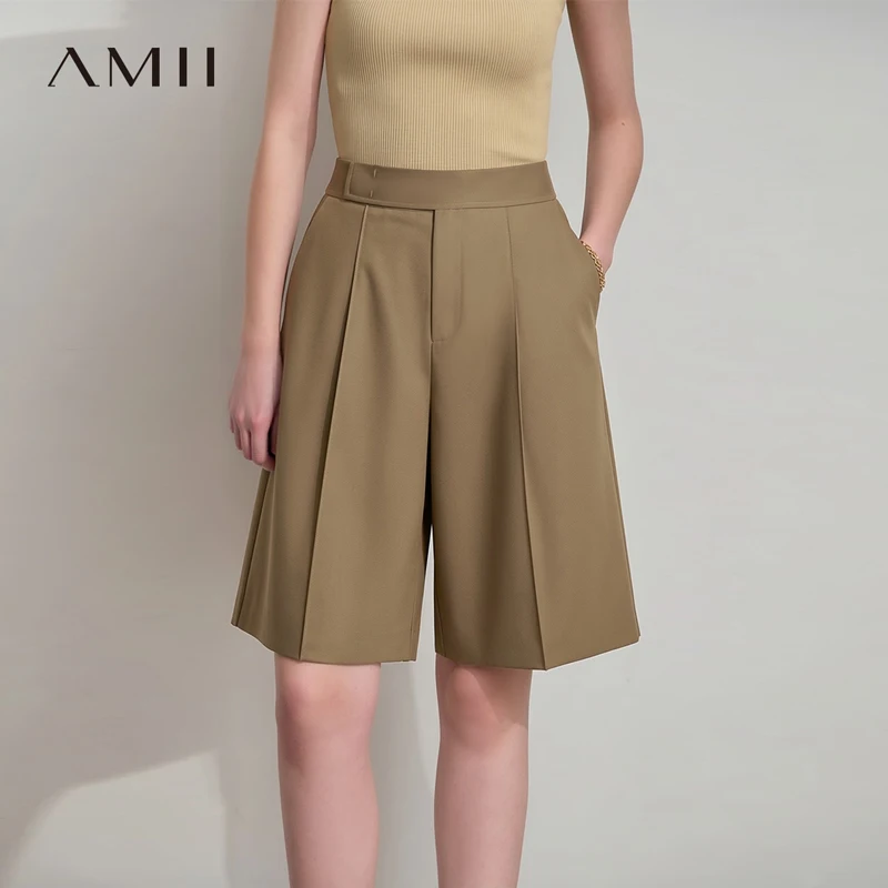 

Женские шорты Amii 2026: летние, повседневные, офисные, плиссированные, средней длины, универсальные, однотонные, артикул 12622029