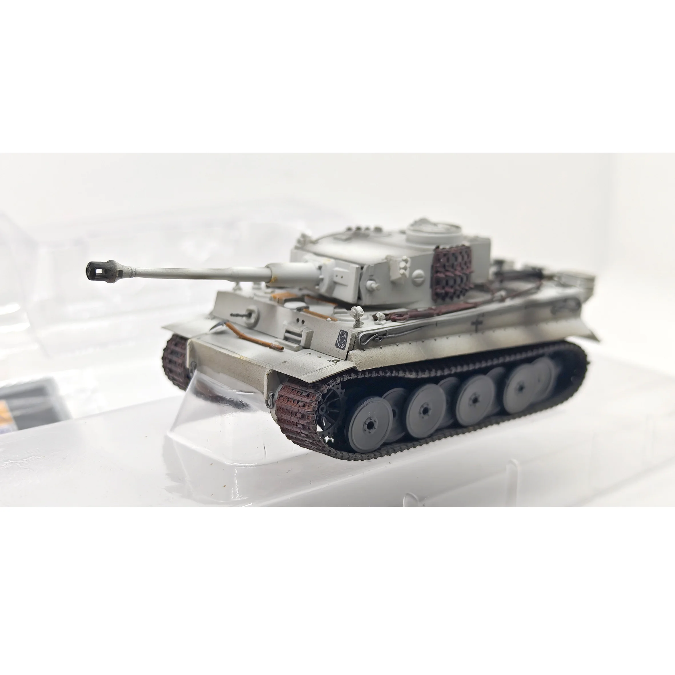 

Spot 36208 1/72 German TIGER I Heavy Tank Model (Snow Coating) Static Finished Model (Out of Print)