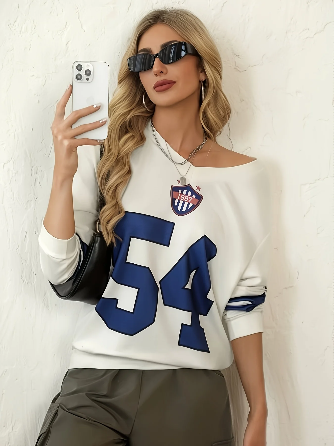 A warm, bright, charming, elegant and grand white digital sexy T-shirt for ladies
