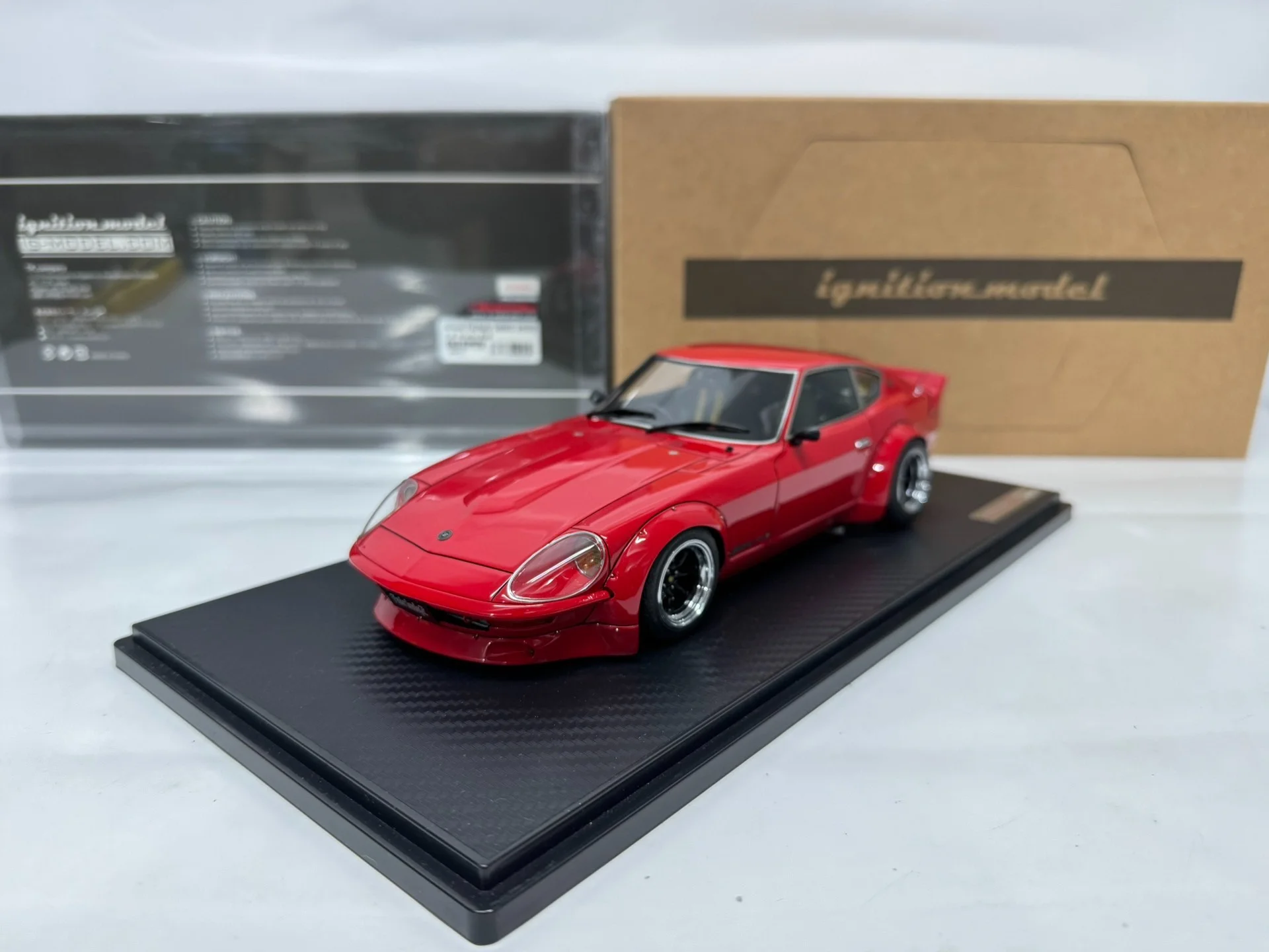 IG 1:18 Fairlady Z S30 Red Simulation Limited Edition Resin Metal Static Car Model Toy Gift