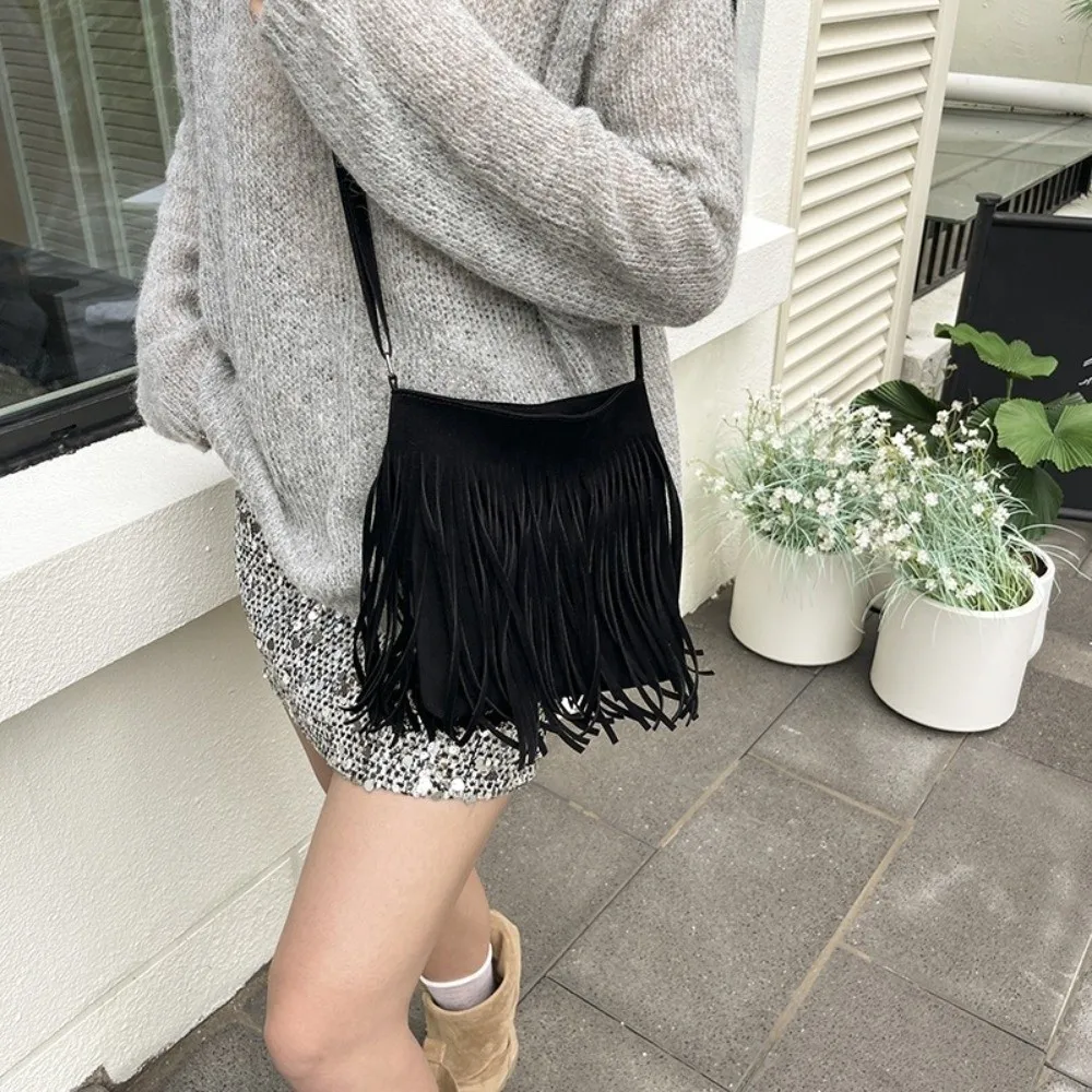 Fashion Suede Fringe Crossbody Bag Boho Style Solid Color Shoulder Bag Large Capacity Adjustable Shoulder Strap Bucket Bag Women
