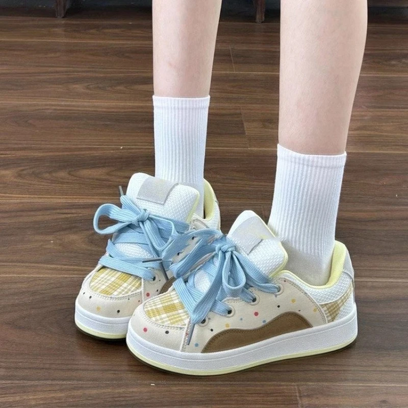 

New Girls Lace-up Low-top Rubber Leisure Sneaker 2025 Spring and Autumn Ultra-light Cross Lace-up Sneakers， Womens Shoes