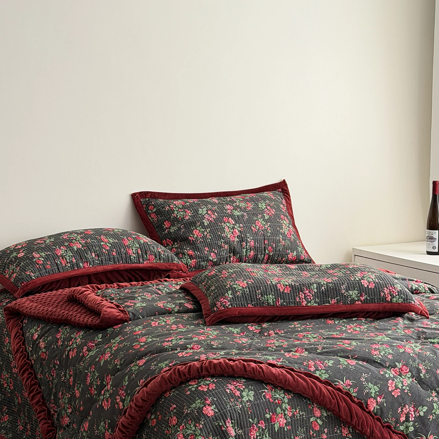 Super Soft Cotton Velvet Quilt Set, Reversible Printed Quilted Comforter, 3-Piece Bed Set for Winter, 1-Piece Quilted Blanket