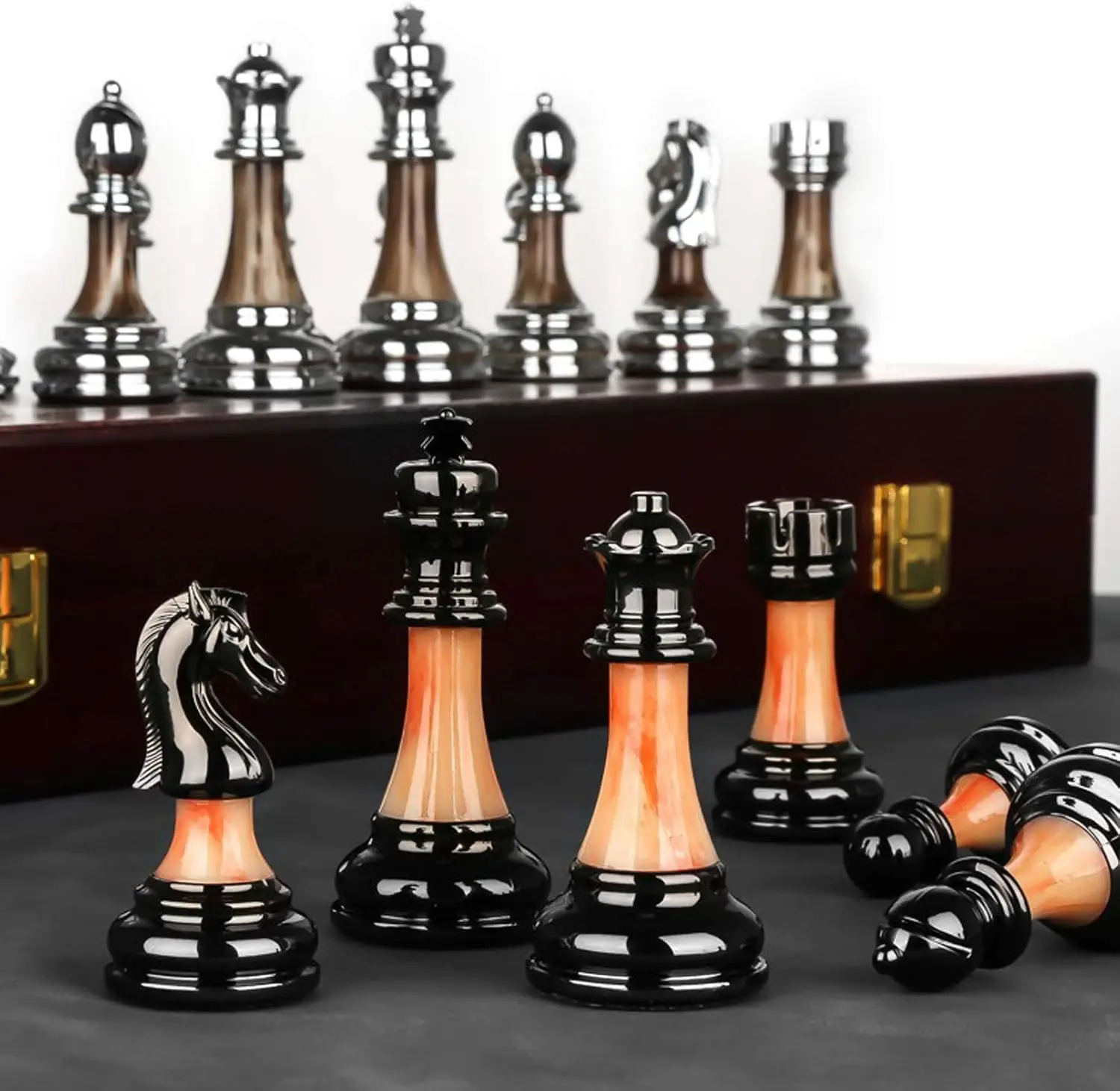 Giochi in Legno per Scacchi: Il Miglior Divertimento da Tavolo per Due Persone