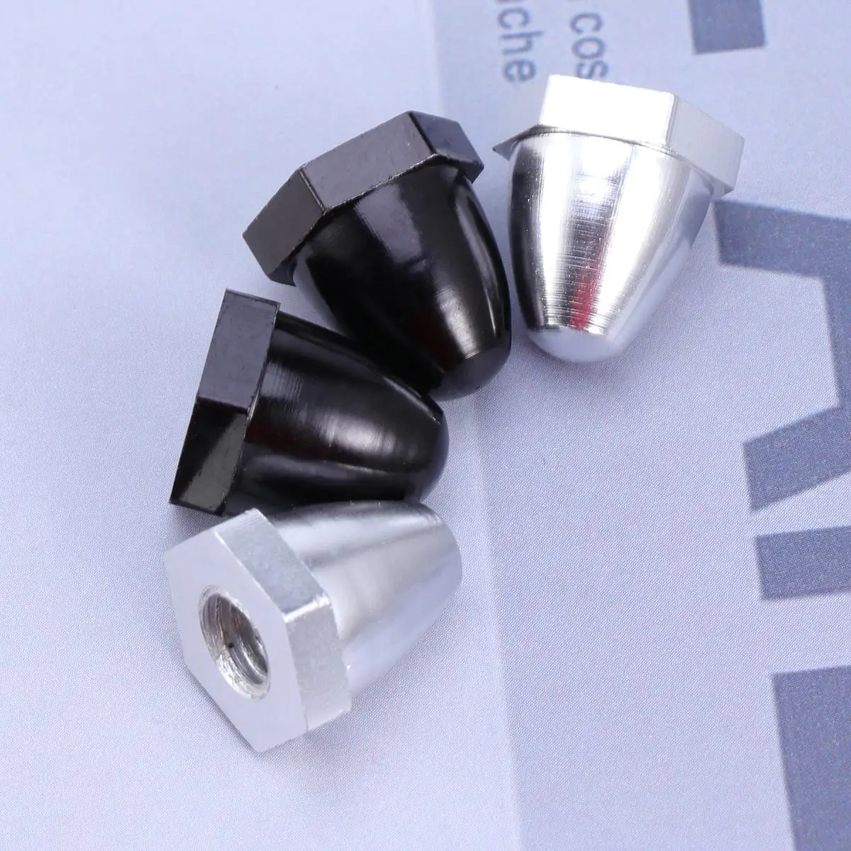 4 قطعة قبعات الجوز ل 2 رؤية المحرك سبيكة أحمر أسود التحكم عن بعد كوادكوبتر لعب الطائرات