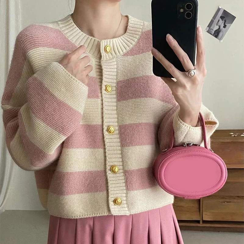 

New Y2K Striped Knitted Cardigan Women Spring Autumn Metal Buttons Design Loose Tops Korean Streetwear Contrasting Coats Mujer