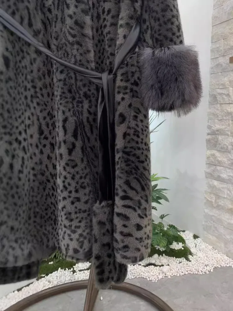ZMEENNA معطف فرو صناعي فاخر بطبعة الفهد للنساء معطف شتوي طويل دافئ مع ياقة سميكة سترة أنيقة بحزام ZM3487