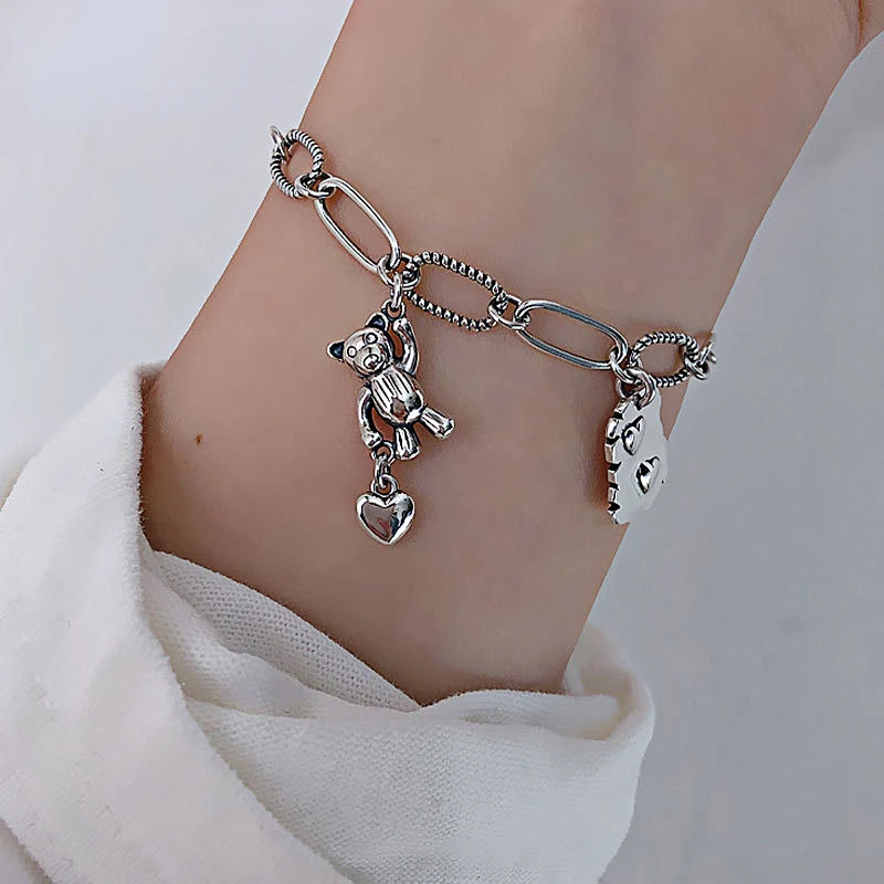 Vintage Silver Bear bracelets Female Personality Niche Design Sense Metal Letter Tag Bracelet Couple Birthday Jewelry Gift Hot