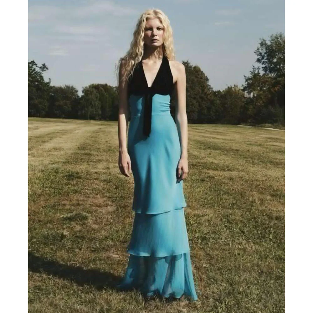 

Черно-синие вечерние платья с V-образным вырезом без рукавов для выпускного вечера и многоуровневыми складками