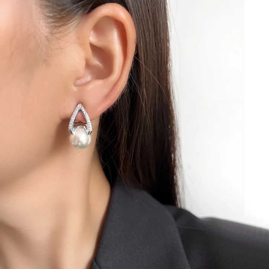 New Simple Ear Buckle Earrings with Temperament No Ear Holes Mosquito Incense Plate Ear Clip Gift Popular for Women