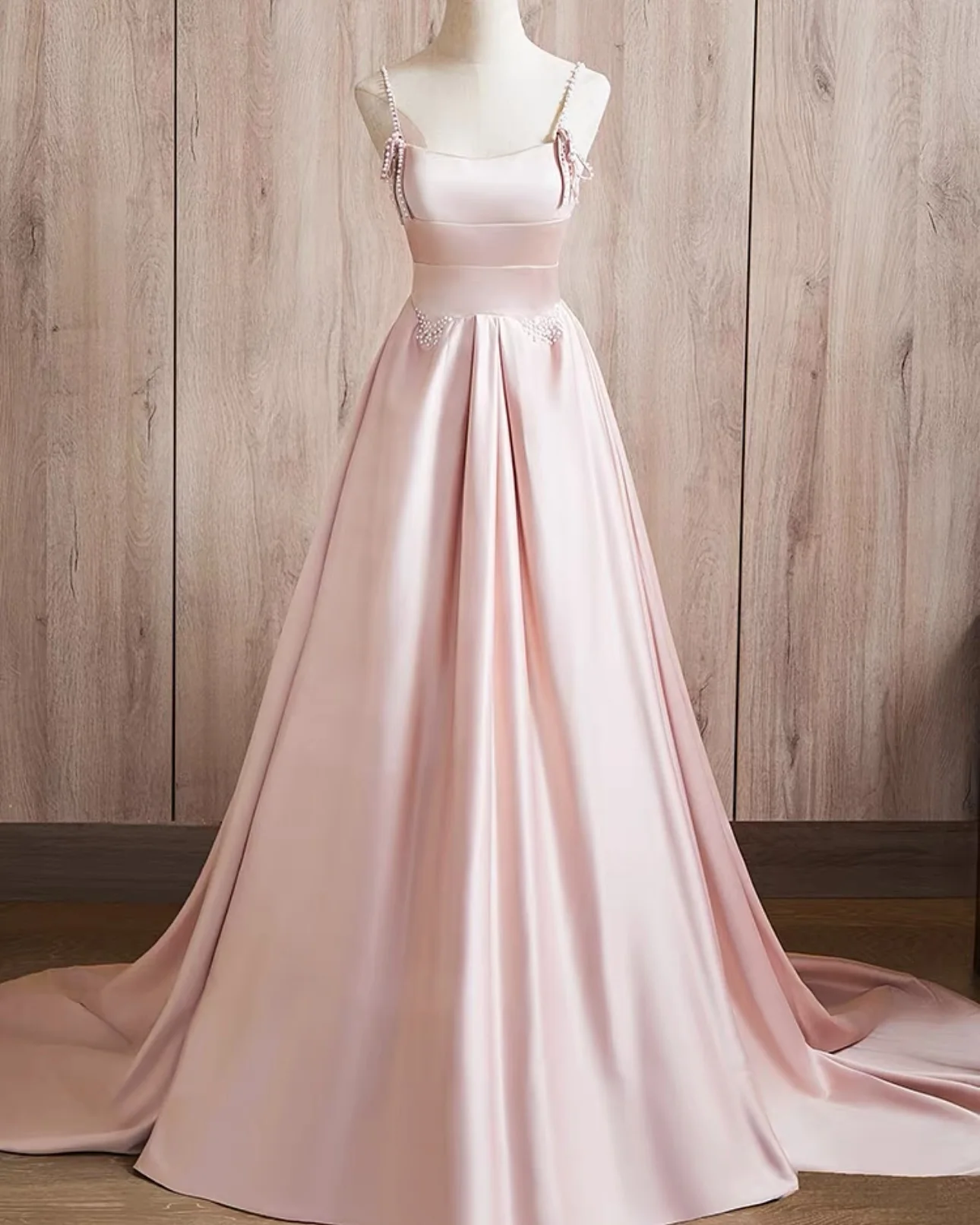 

Customized Sexy Satin Spaghetti Straps Pearls Evening Dresses High Quality Sleeveless Prom Dress Custom Size Celebrity Gowns
