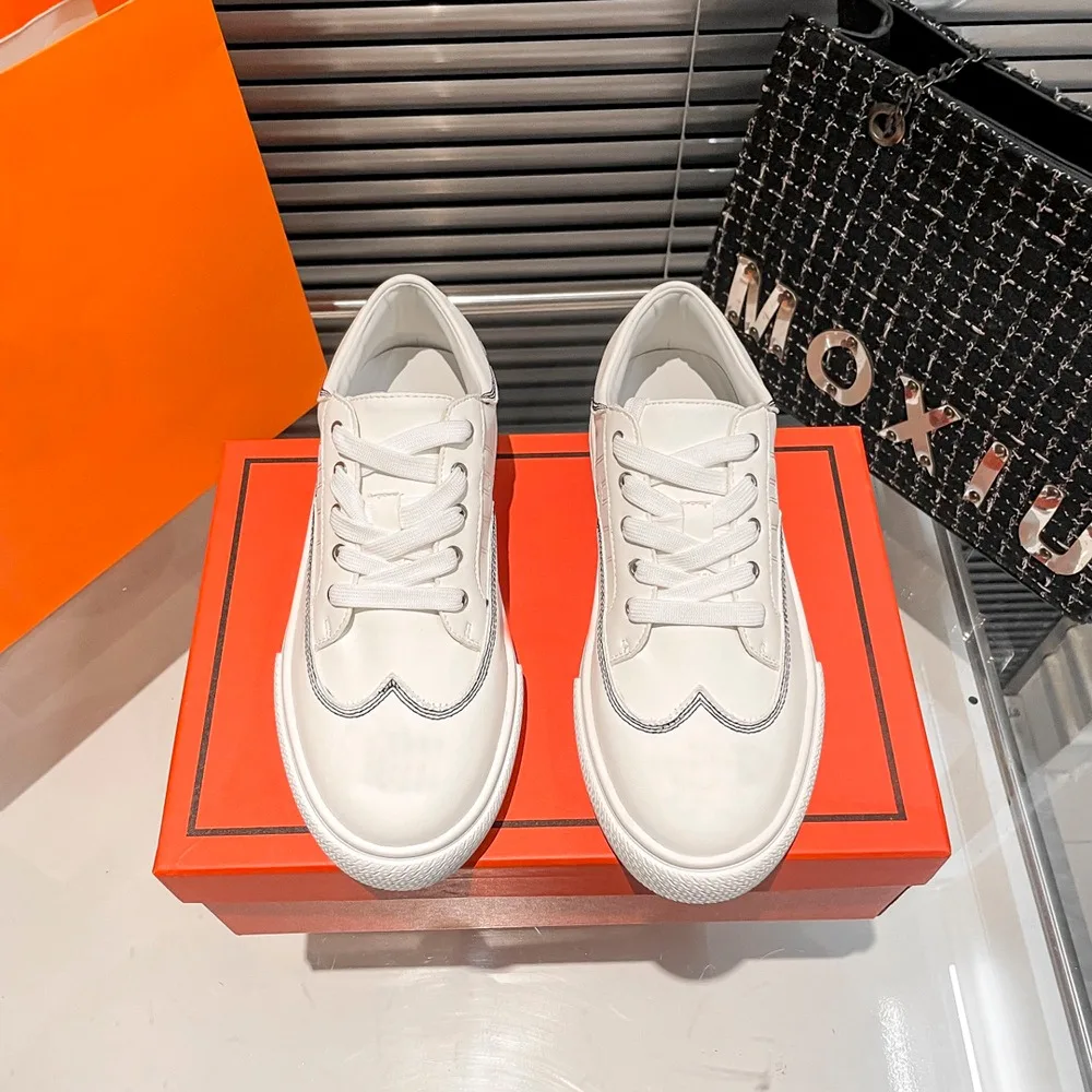 

Women Casual Shoes Fashionable and Comfortable New Leather Sports Board Shoes Lace Up Multifunctional Low Top Women Shoes SL217