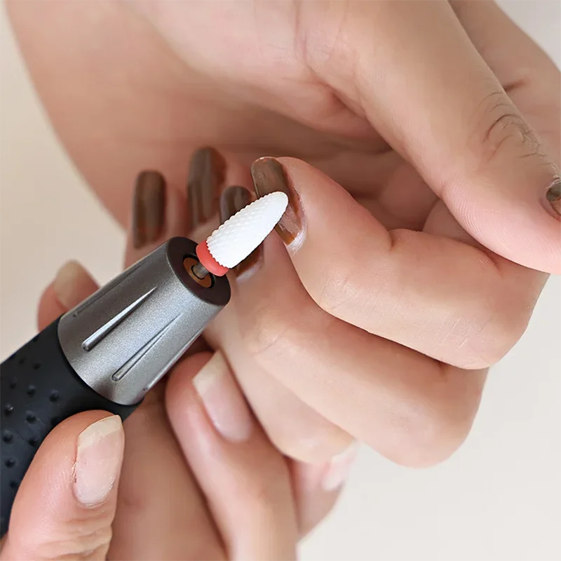 Lucidatore per unghie elettrico professionale di alta qualità Uso domestico Fai da te Rimozione della pelle morta Lucidatore per unghie Strumenti per manicure portatili