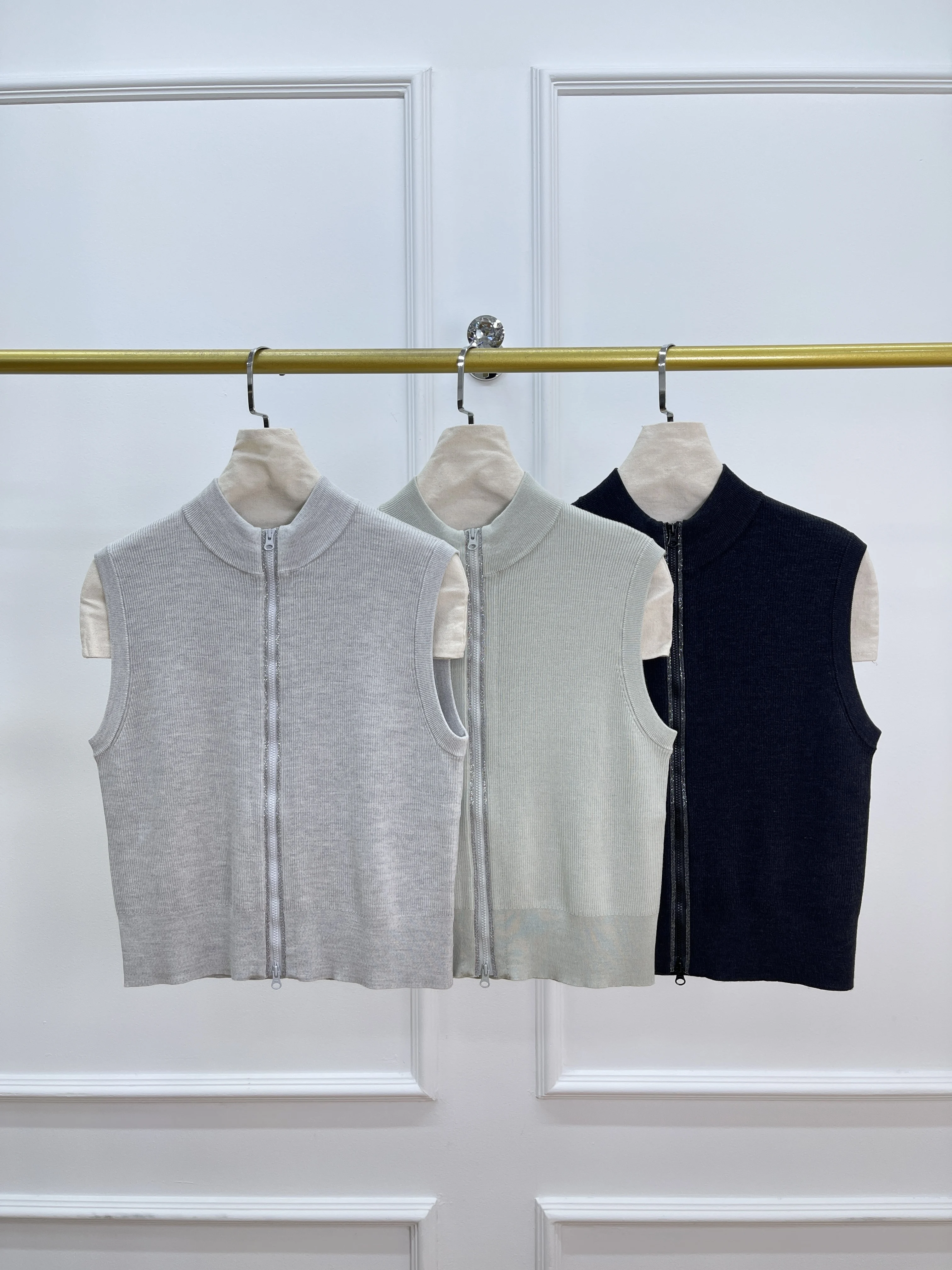 

2025 Early Spring New Stand Collar Zipper High Quality Wool Knitted Vest Cardigan Women