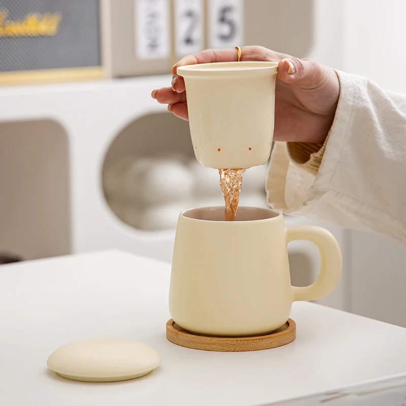 

Chinese Style Tea Filtering and Separation Cups, With Cover White Porcelain Personal Mug, Home Drinkware Ceramic Office Cup, 1Pc