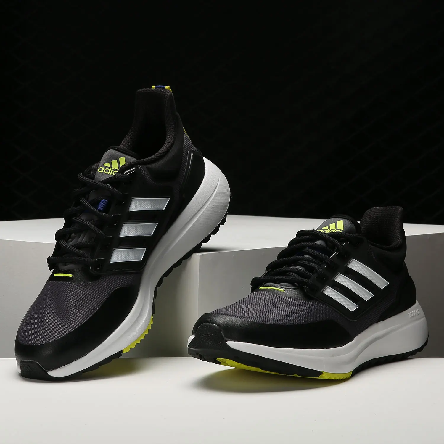 

Adidas genuine Men's Low-Top Comfortable Casual Shoes H00496