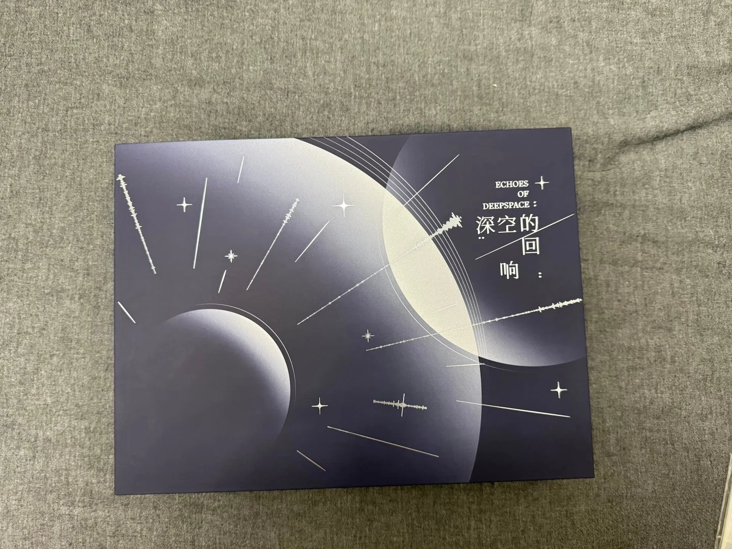 공식 재고 러브 앤 딥스페이스 자비에르 자인 라파엘 실러스 케이블 에코즈 오브 딥스페이스 CD 앨범 포스트카드 배지 기프트 박스