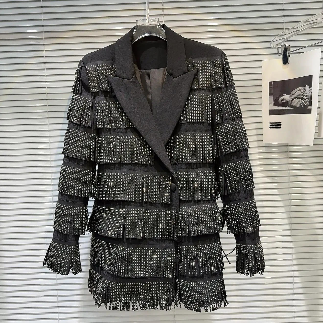 Primavera 2026 novo design pesado oulder pad lantejoulas borla terno feminino design original solto ajuste longo sve um botão cor pura