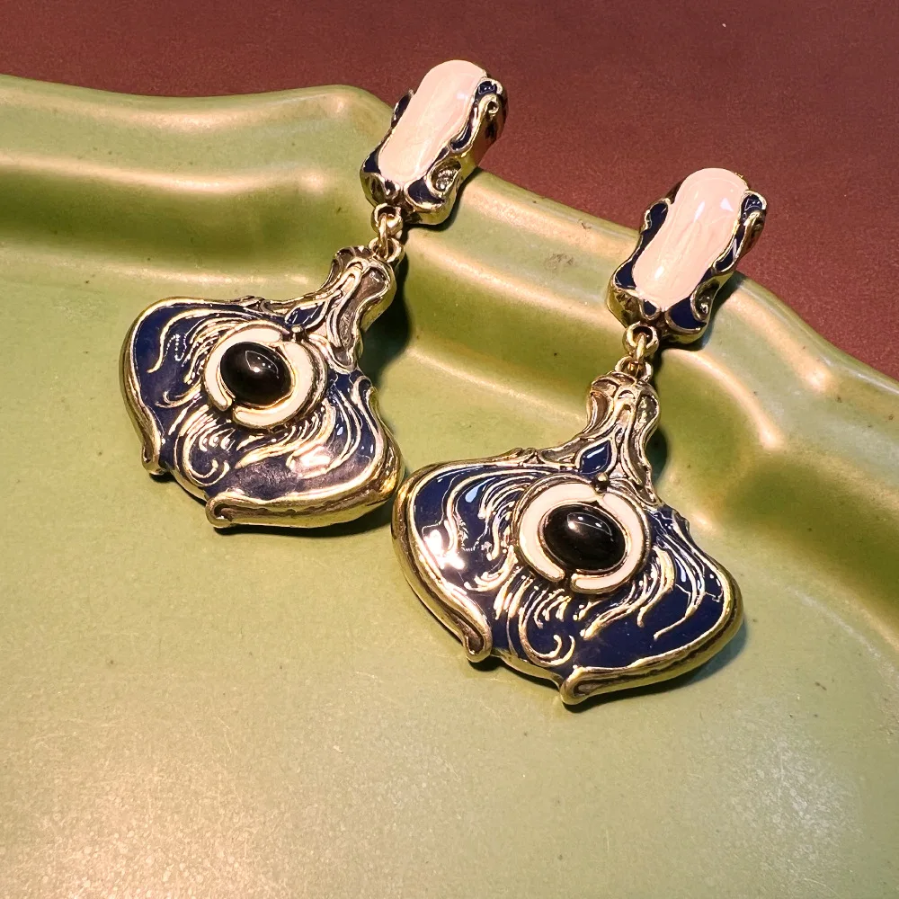 Foreign trade Western antique eyes old copper plated real gold vintage exquisite niche high sense S925 earrings batch