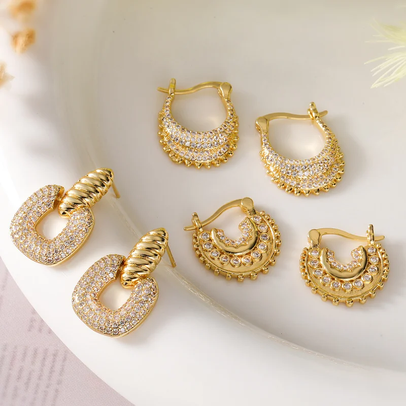 

Fashionable Light Luxury Copper Plated 18K Gold Zircon Geometric Earrings for Women, Niche High-end Versatile Ear Jewelry