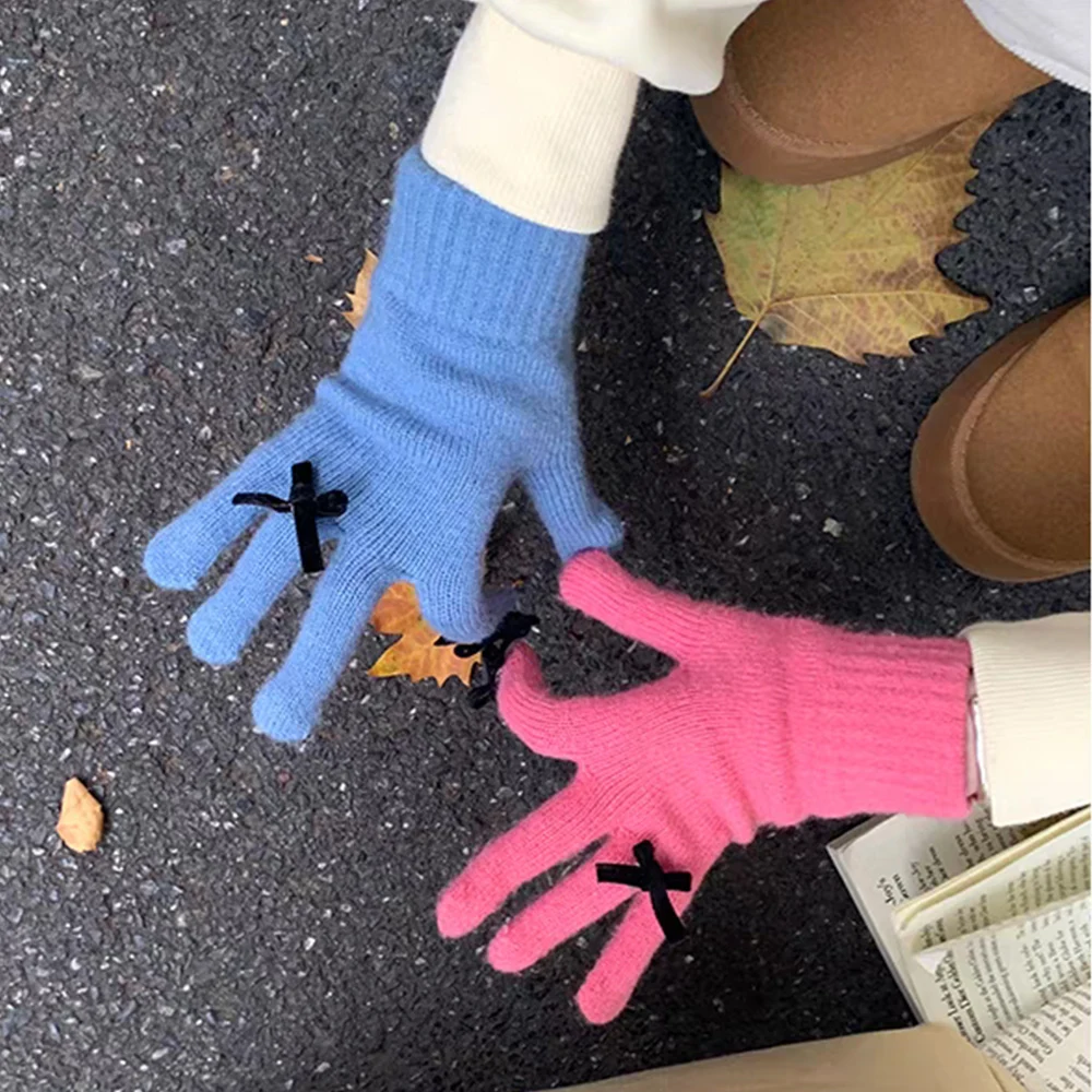 1 par de guantes mullidos con pantalla táctil para mujer, manoplas de punto antifrío para invierno, decoración con lazo negro, manoplas bonitas de