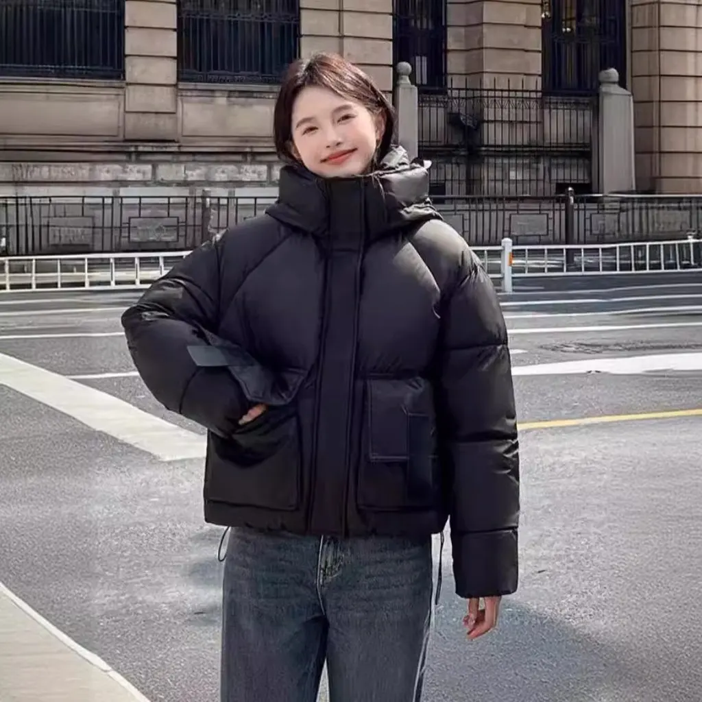 Piumino da donna imbottito in cotone invernale spesso corto con cappuccio caldo cappotto di pane sciolto moda nuovo arrivo