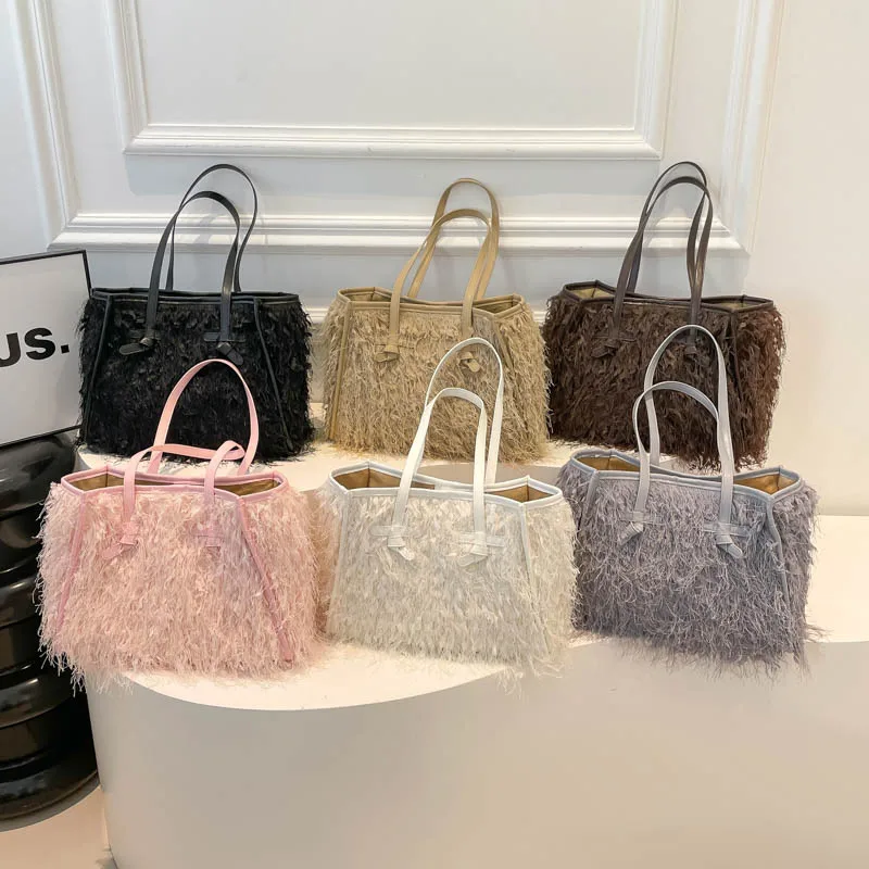 

Роскошная пушистая сумка на плечо для покупок, женская милая и универсальная сумка-тоут, модная квадратная сумка с бахромой, большая вместимость