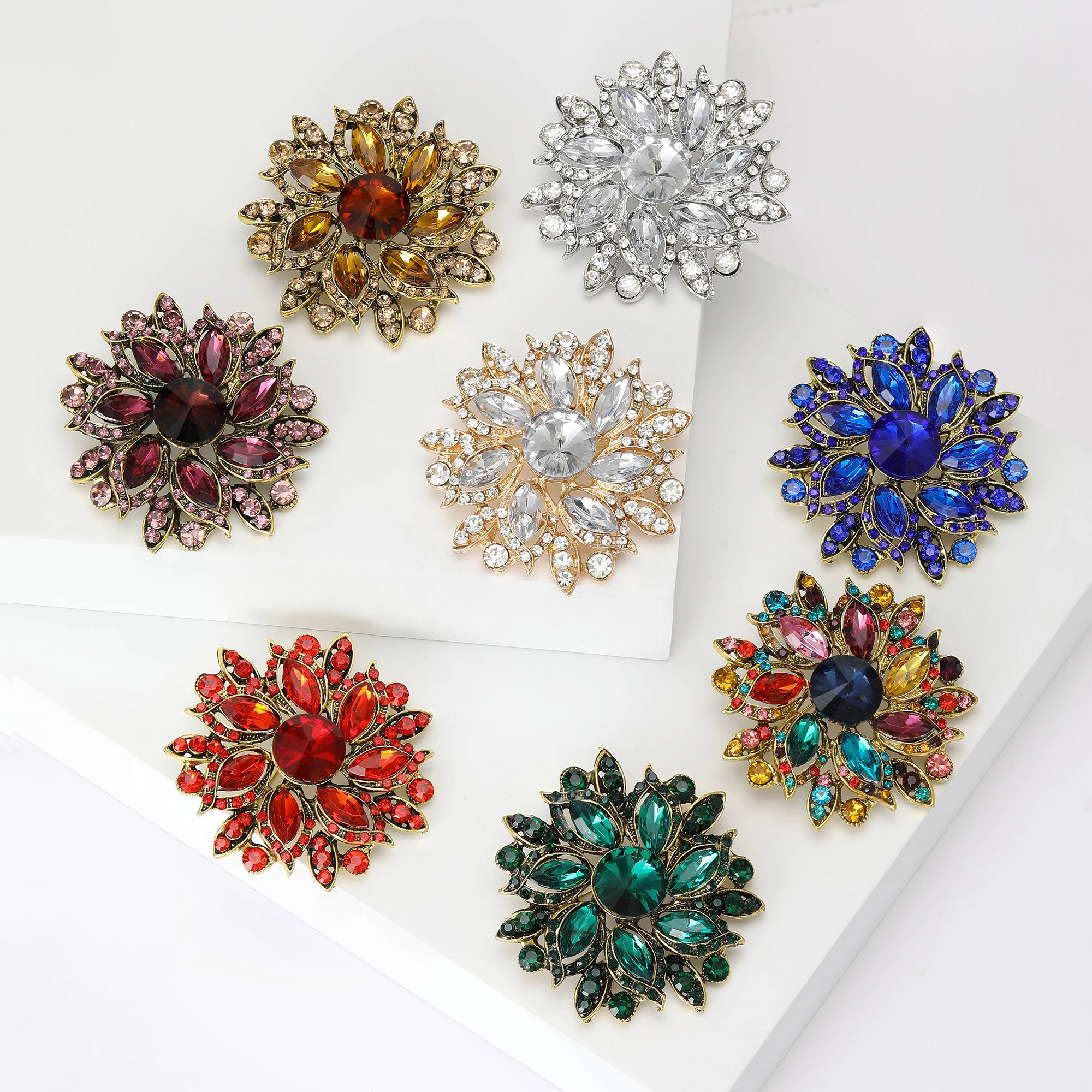 Rhinestone Flower Brooches for Women 8-color Luxury Office Party Collection Friends Gifts Accessories