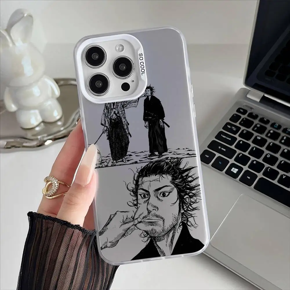 حافظة هاتف ساخنة رائعة على شكل حرف V لهاتف آيفون 16 15 14 13 12 17 برو ماكس زر معدني مستقل مطلي بالكهرباء