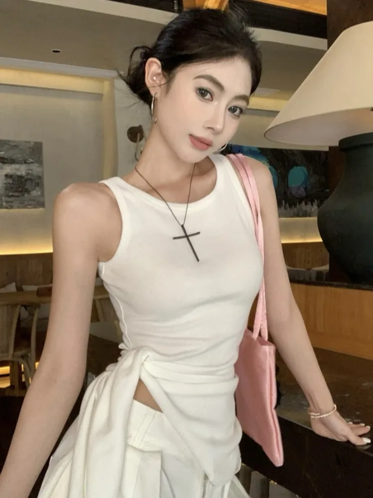 

Fashionable Trendy Short Crop Top Women's Summer Casual Style Slimming Uneven Design Belted Waist Tie Vest Sexy Girl
