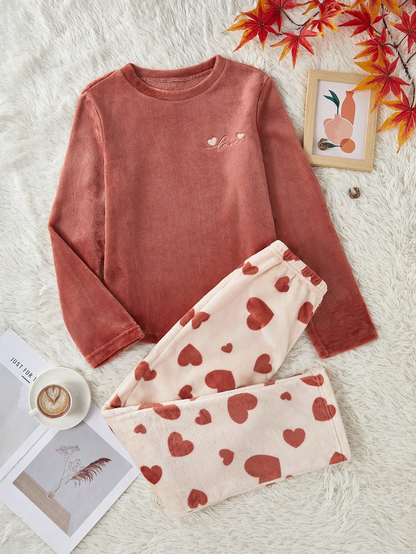 

Soft Velvet Long Sleeve Top and Heart Print Pants Pajama Set for Women