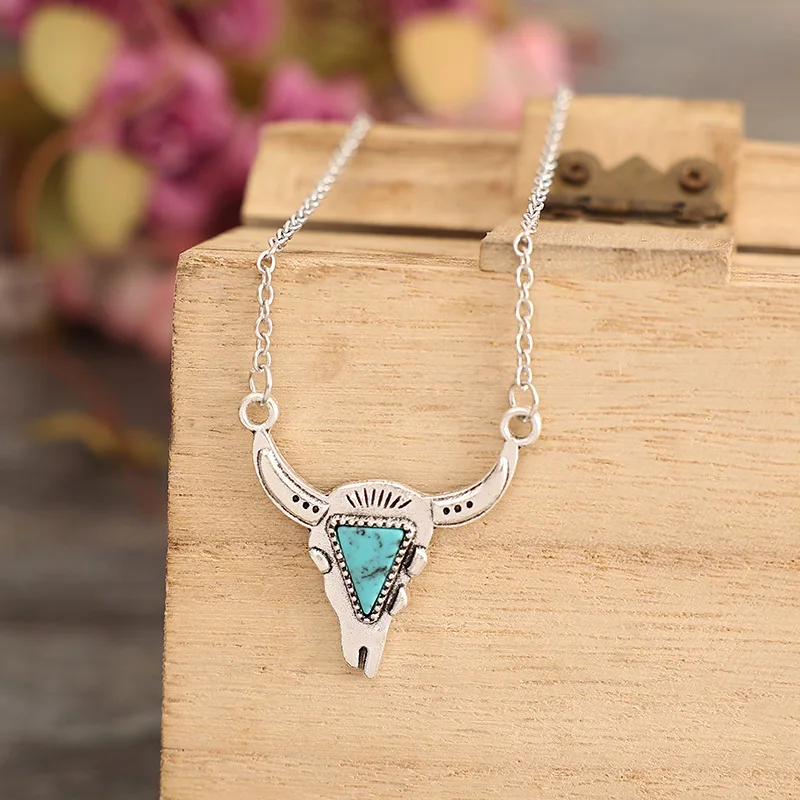 Vintage Antique Silver Cow Head Pendant Necklace Triangular Turquoise Inlay Western Ethnic Lucky Blessing Jewelry For Women And