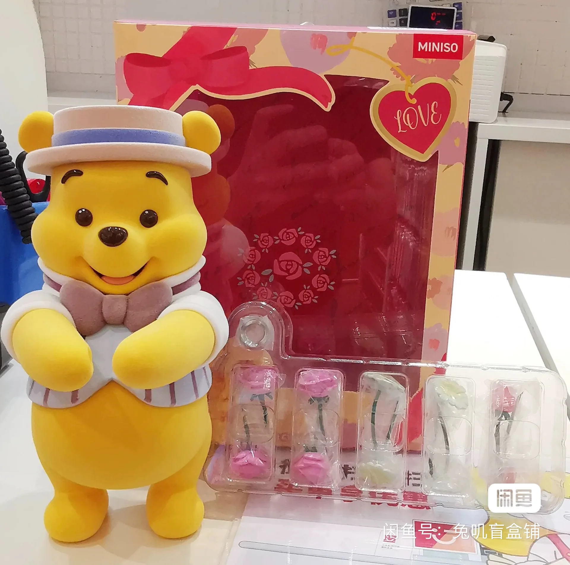 Winnie The Pooh Love  Figure Kawaii Winnie Model Collection Statue Anime Action Figurine Desk Ornament Cute Confession Gift Toys