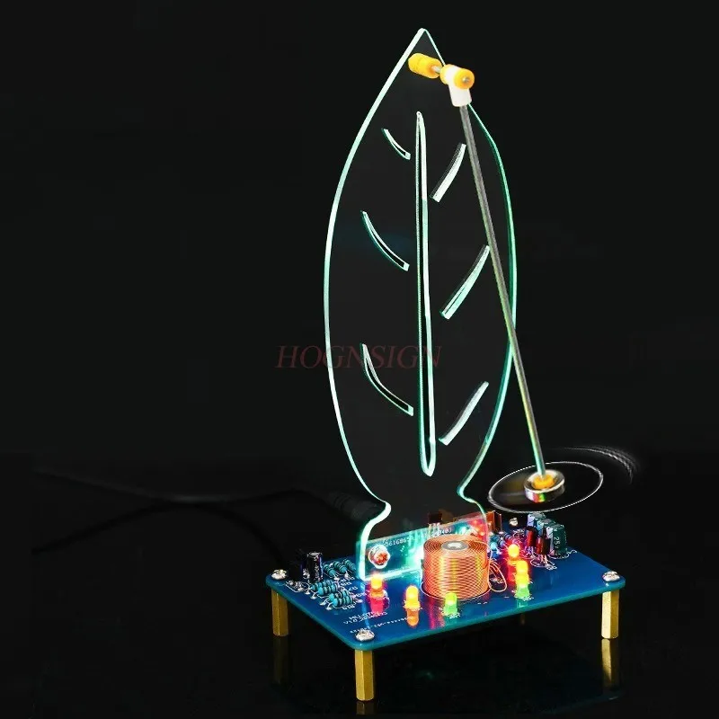 Kit de prática de solda, kit de projeto de solda de balanço eletromagnético, agulha de pêndulo em forma de deixar com luz LED eletrônica