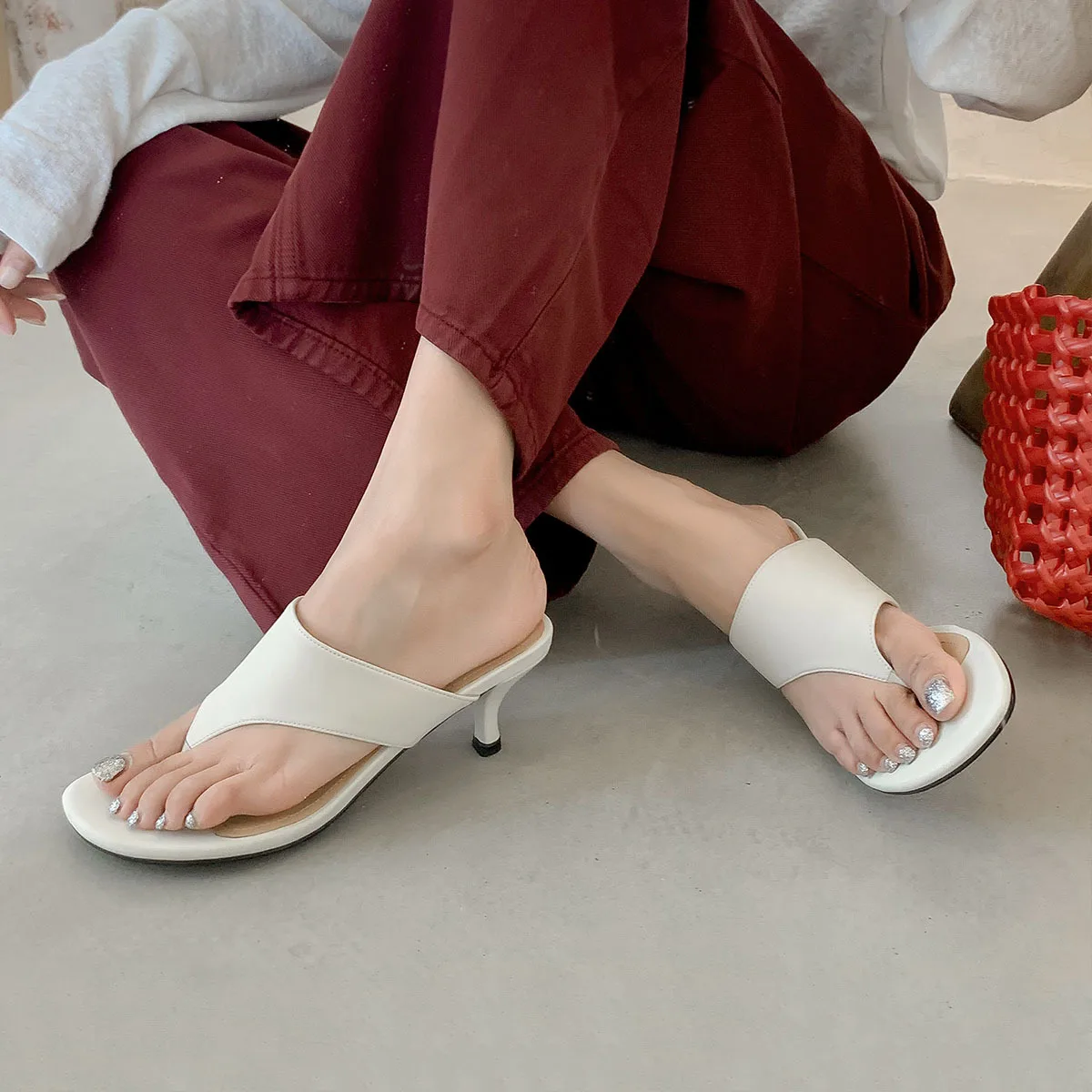 

Arden Furtado Summer beige sheepskin Pinch toe Slippers Round toe Pull-on Stilettos heels Flip-flops Large size Fashion Mules