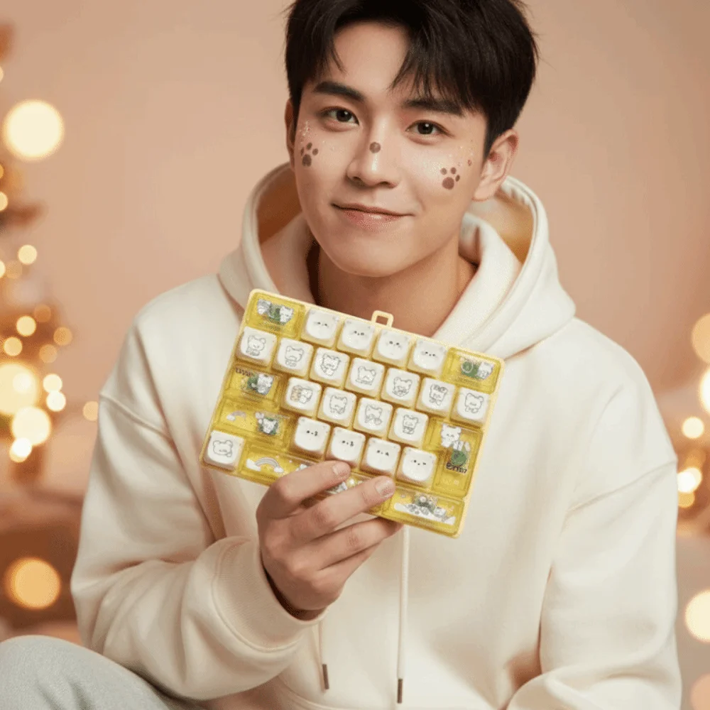26 Mechanical Keys Keyboard Fidget Smooth Clicky Compact Size Mini Mechanical Keypad Bright Colors Cartoon Bear