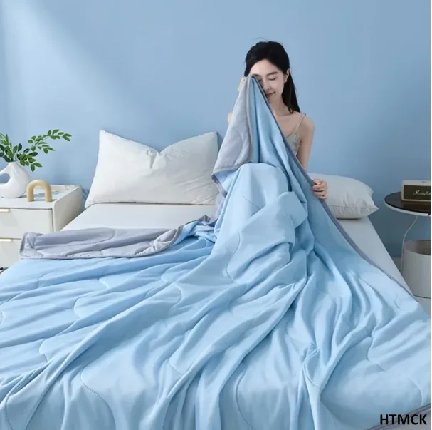 New Solid Color Simple Wave Grid Ice Feeling Cool Silk Summer Blanket, Machine Washable Air Conditioner Quil