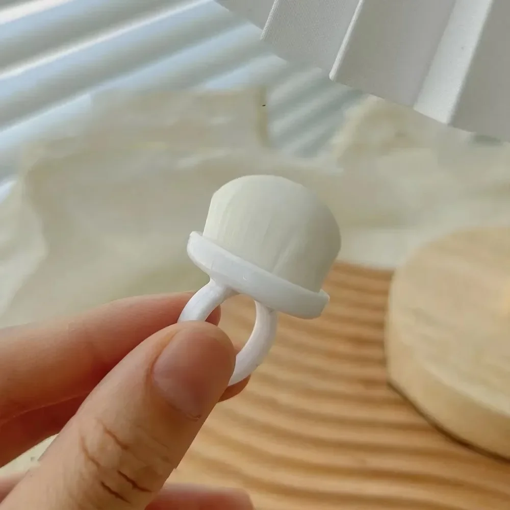 Cepillo ovalado para polvo de uñas, herramientas de manicura DIY, limpieza de polvo de Gel, cepillo en forma de anillo, cepillo de limpieza de polvo para decoración de uñas de plástico